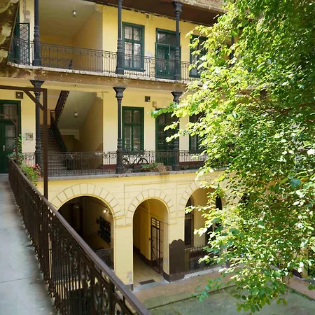 Apartamento Cs7 Csányi