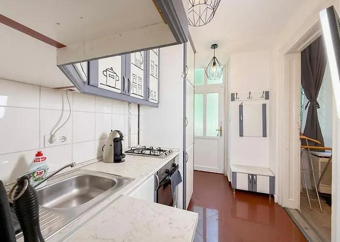 Cs7 Csanyi * بودابست