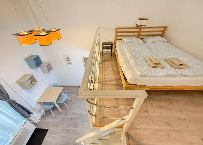 Cs7 Csanyi بودابست