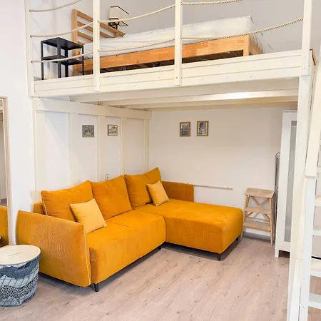 Cs7 Csanyi * Budapest